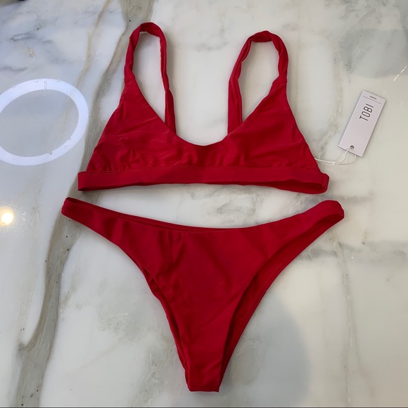 Red Bikini Set - Picture 5 of 10